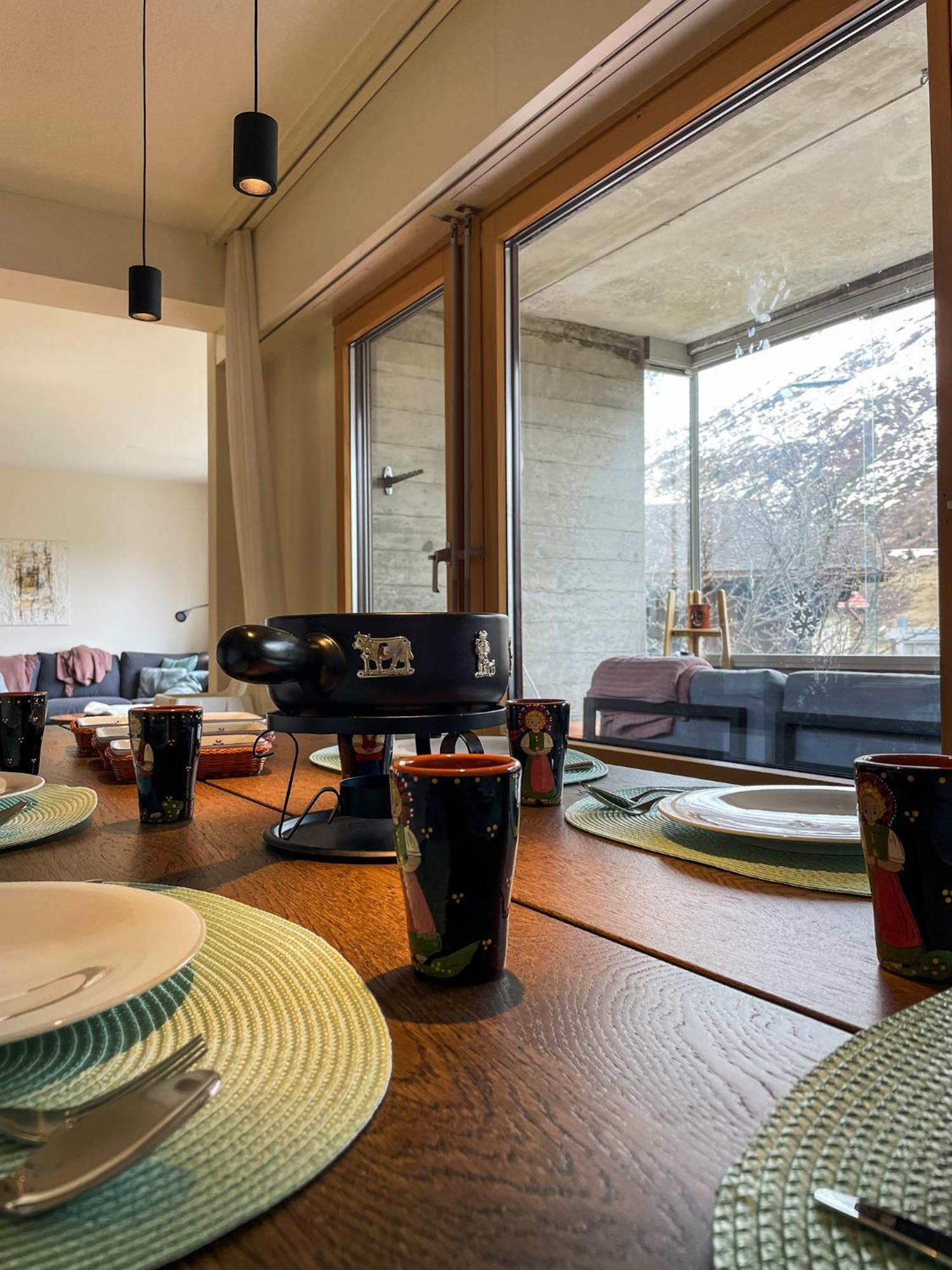 Top Modernes Apartment Im Herzen Von Andermatt Balkon & Bergblick Dış mekan fotoğraf