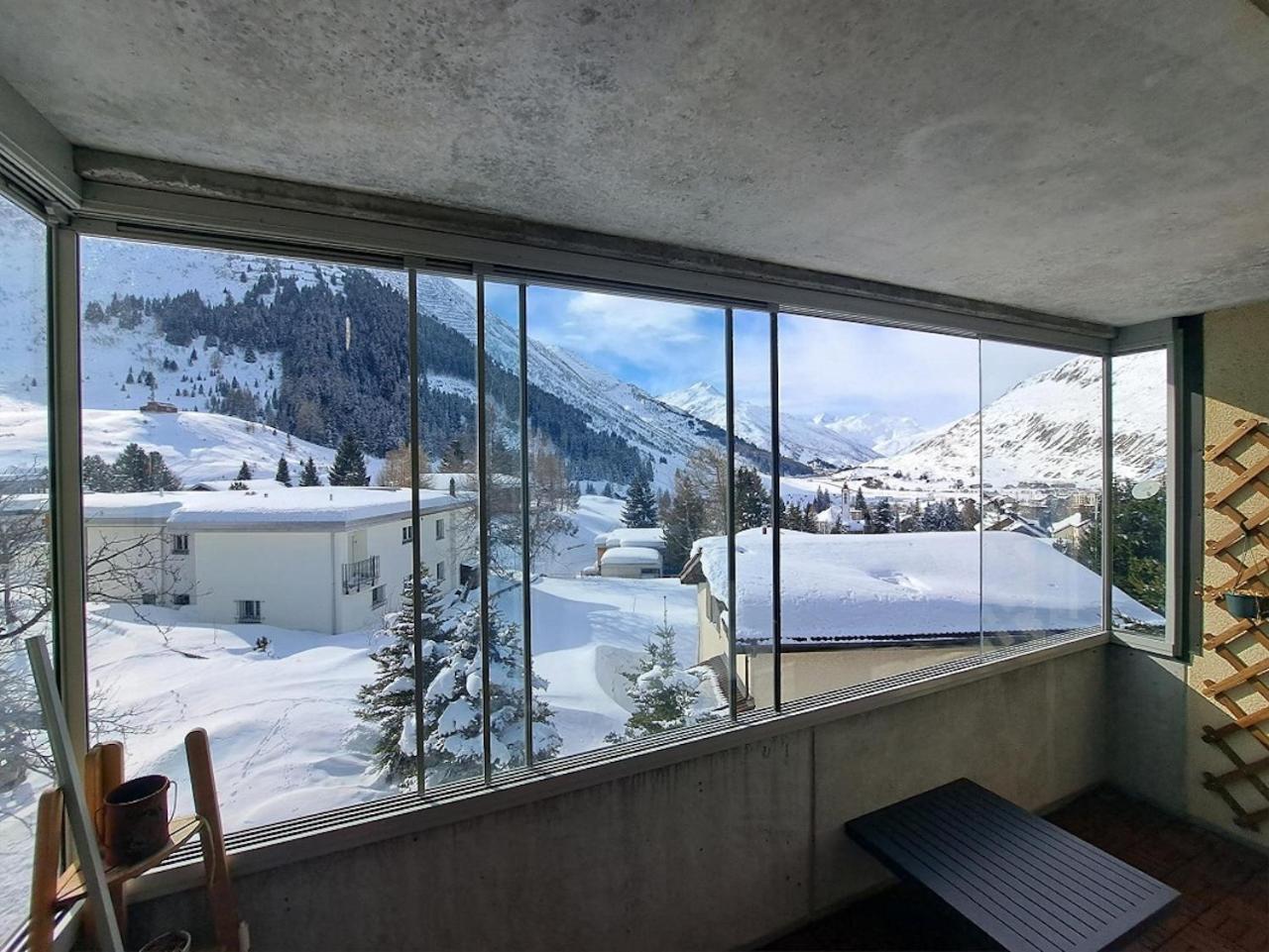 Top Modernes Apartment Im Herzen Von Andermatt Balkon & Bergblick Dış mekan fotoğraf